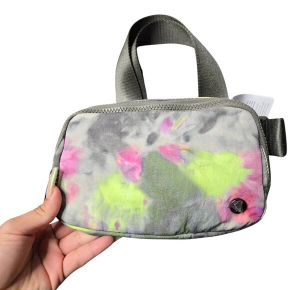 Lululemon Everywhere Belt Bag in Hyper Dye Multicolor - Picture 1 of 3